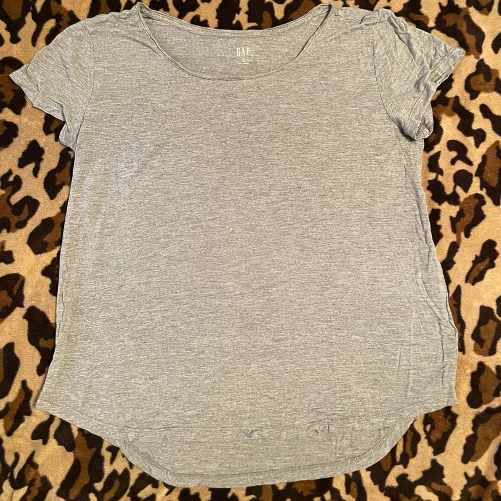 GAP t shirt
